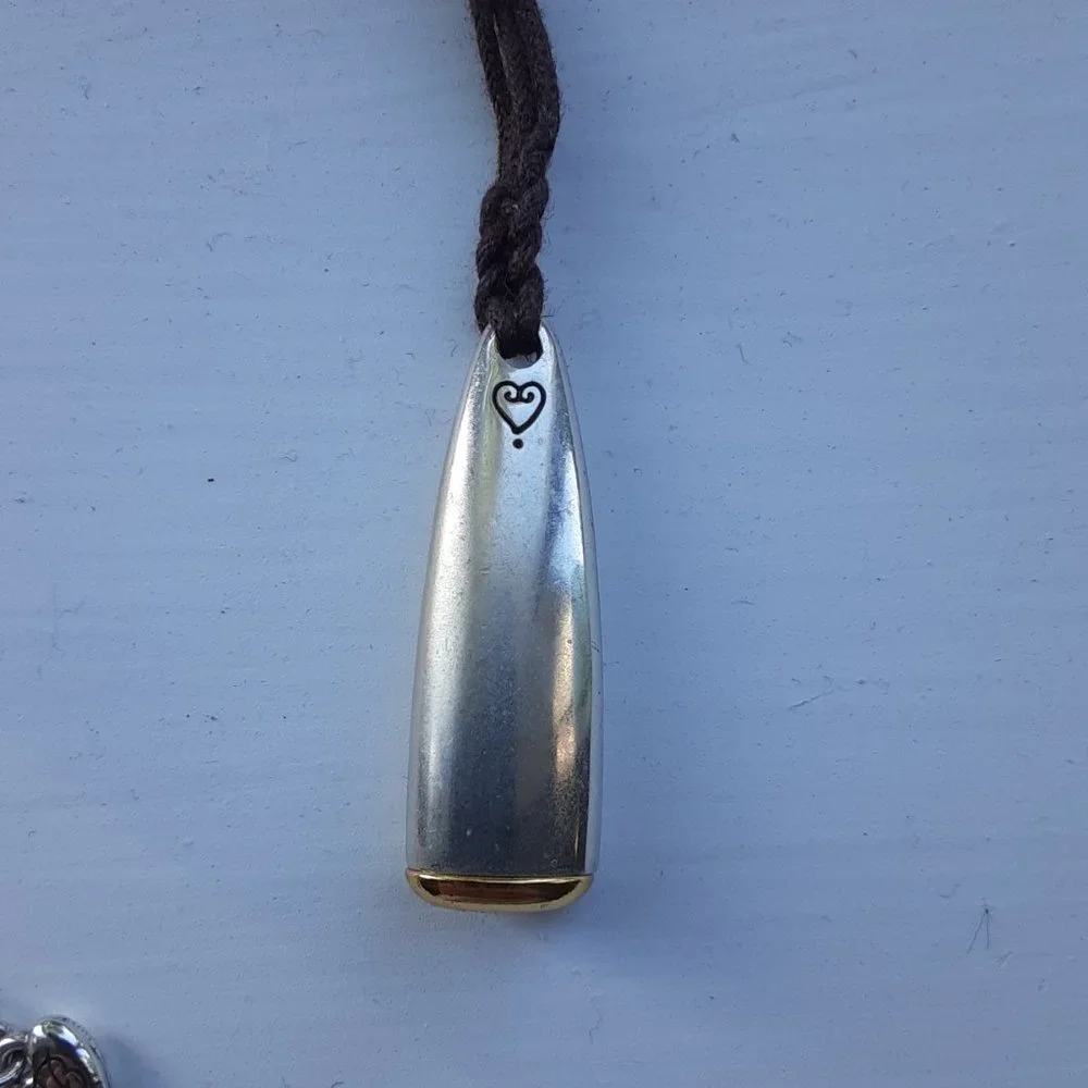Brighton pendant says "Loved" - Picture 3 of 4